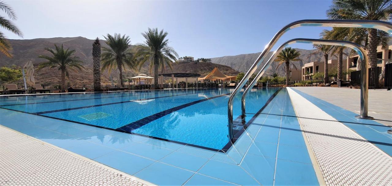 One Elegant 1Bhk Apartment In Muscat Bay 02 Экстерьер фото